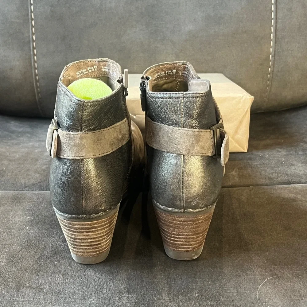 Dansko Leather Suede Ankle Booties Taupe Bronze‎ Wedge Heel Size 40 EUC